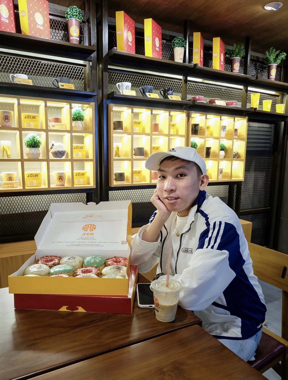 iamkimcharlie-JCO-Donuts-and-coffee-holiday-treats-01