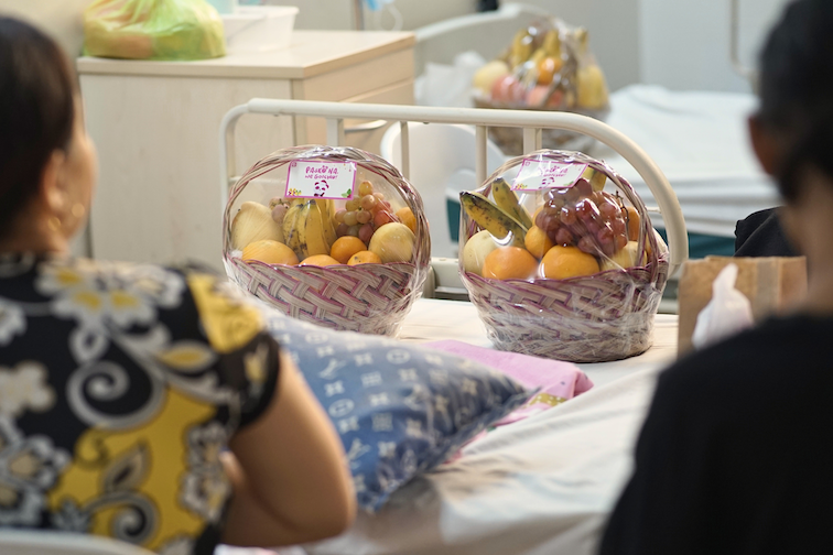 Fresh fruit baskets were delivered to patients, offering a simple gesture of care this Christmas season