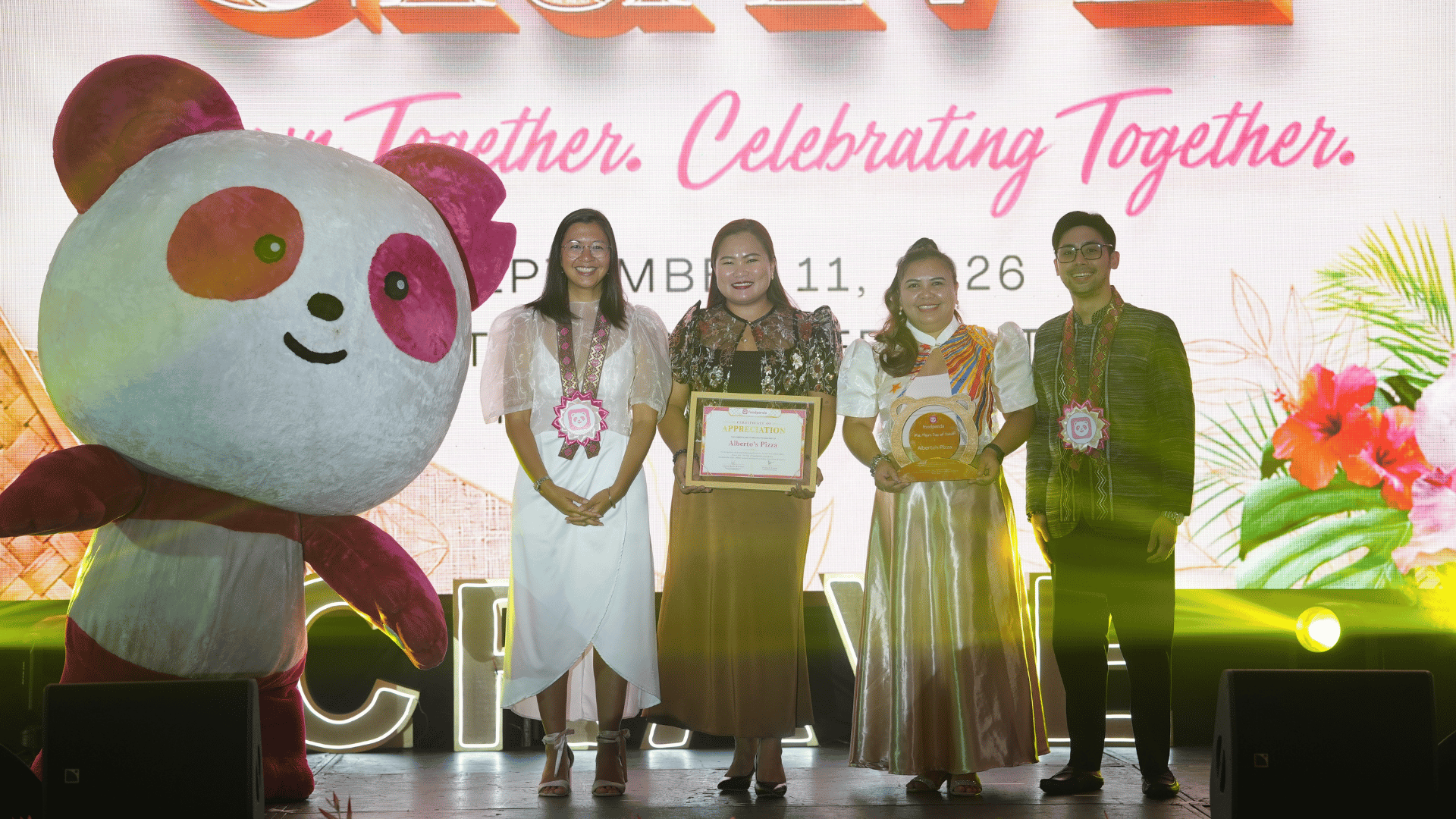 Alberto’s Pizza received the gold Pau Pau’s Top of Table Award for outstanding sales performance and market leadership. Founded in Cebu in 2008, the brand continues to bring affordable, quality pizzas to the VisMin regio