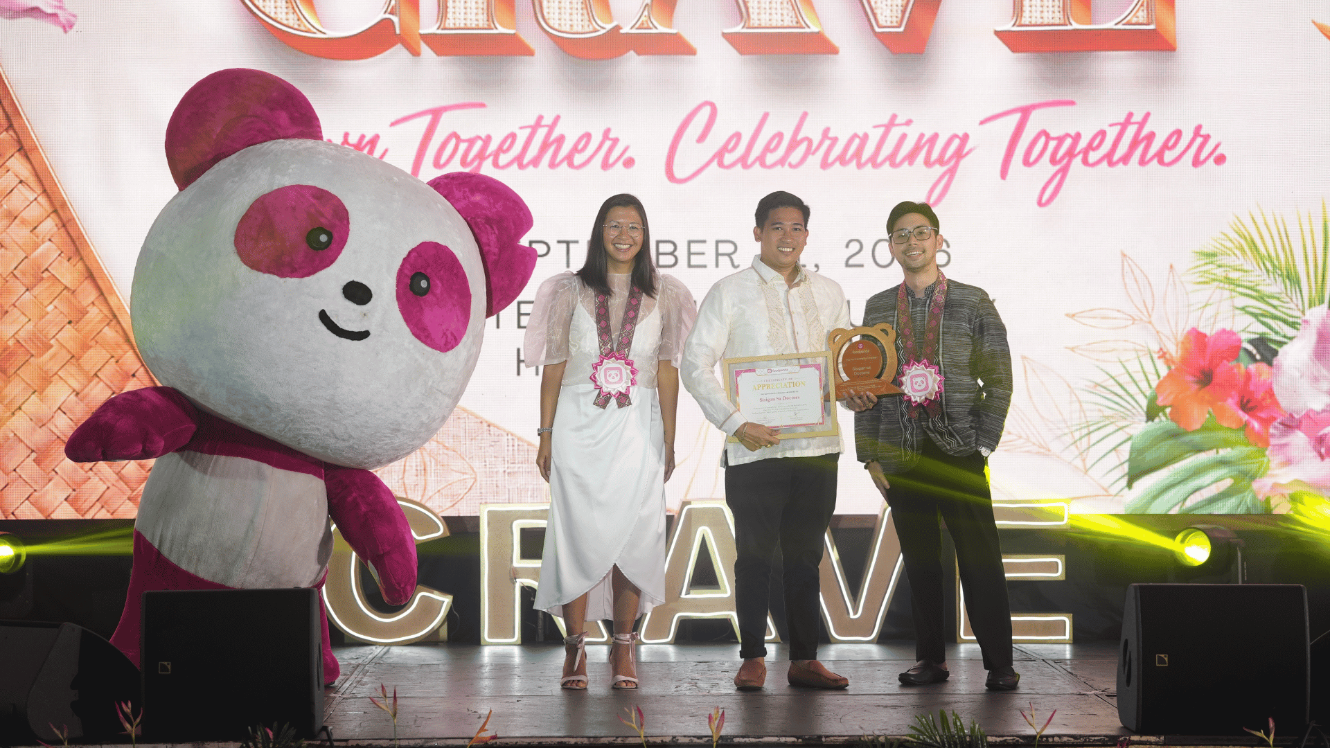 Sisigan Sa Doctors claimed the gold Pau Pau’s Momentum Master Award for strong H1 2026 performance.